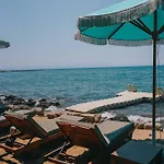 6 By Zula מלון *