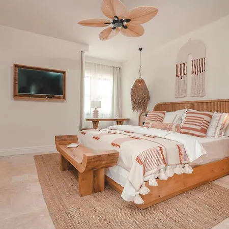 6 By Zula Hotel Side