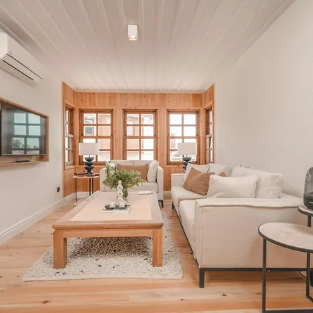 6 By Zula Hotel Side