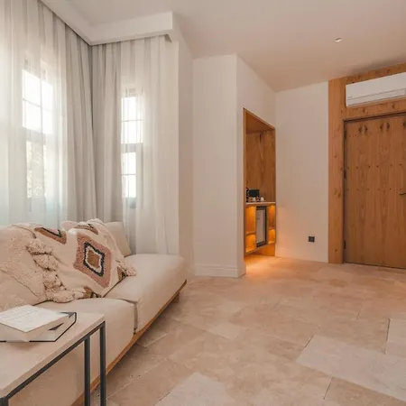 6 By Zula Side